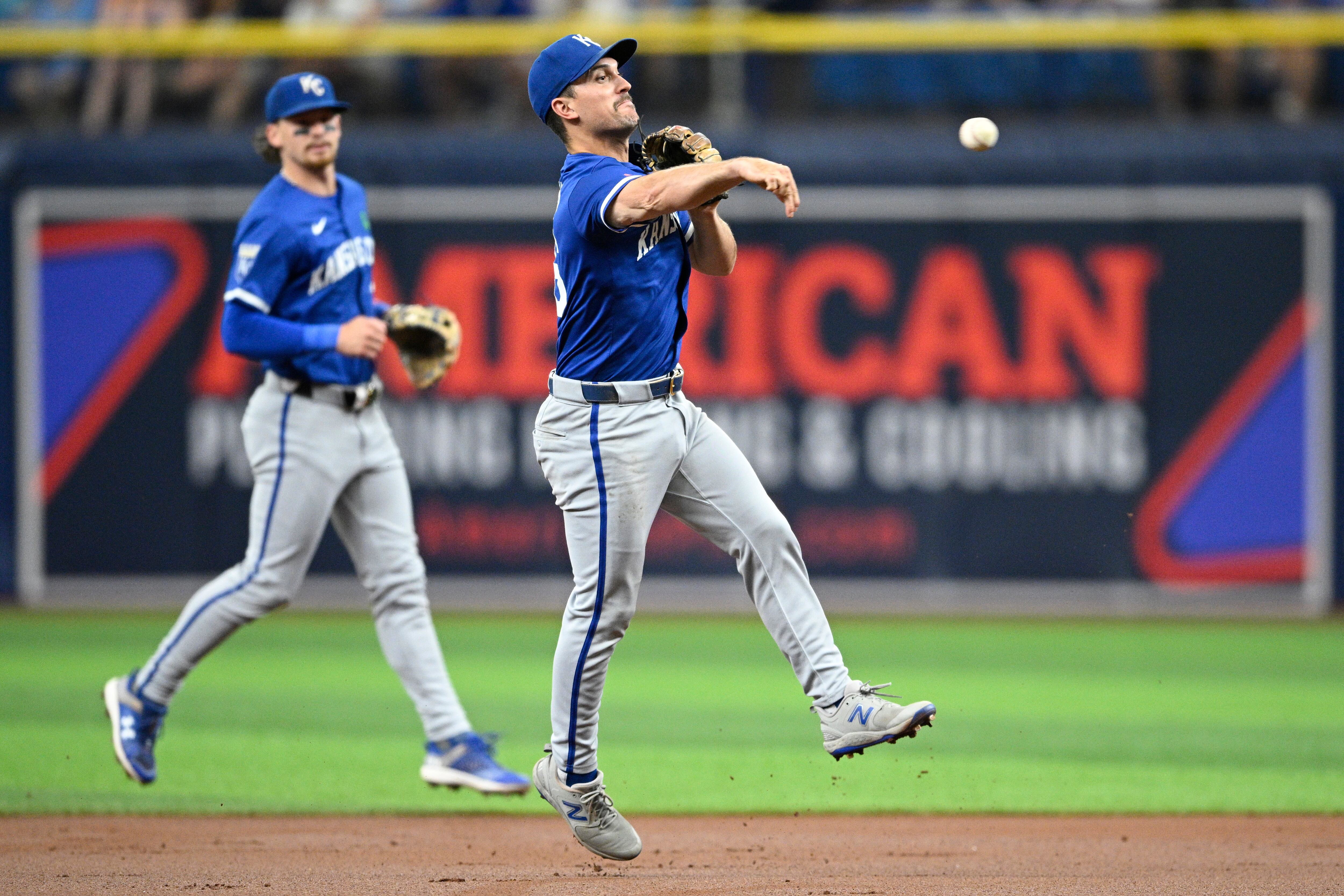 Velázquez homers and has RBI double in 3-run 11th as Royals beat Rays for eighth consecutive win - Vimarsana News